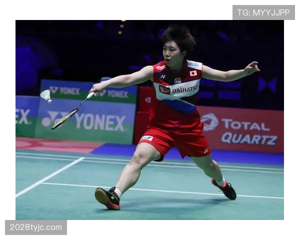 何冰娇训练完偷偷吃炸鸡被拍，这届运动员的自律和嘴馋也太真实了