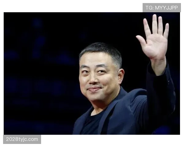 刘国梁这是把教练席当成私人俱乐部了？饭局照开不停啊！